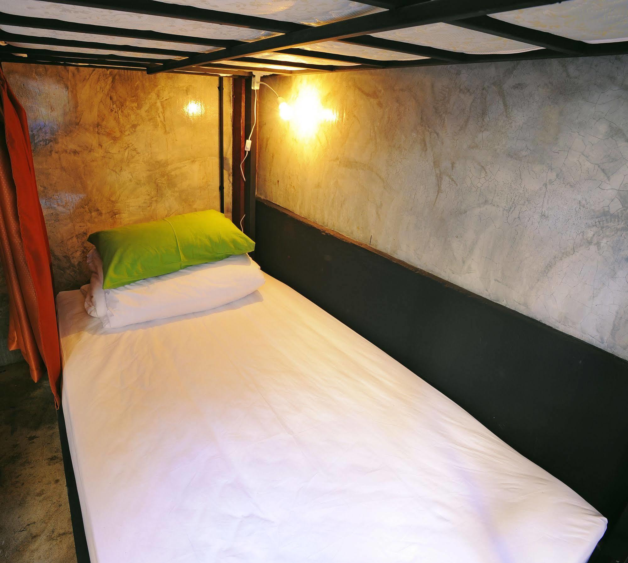 Manon Hostel Csiangmaj Kültér fotó