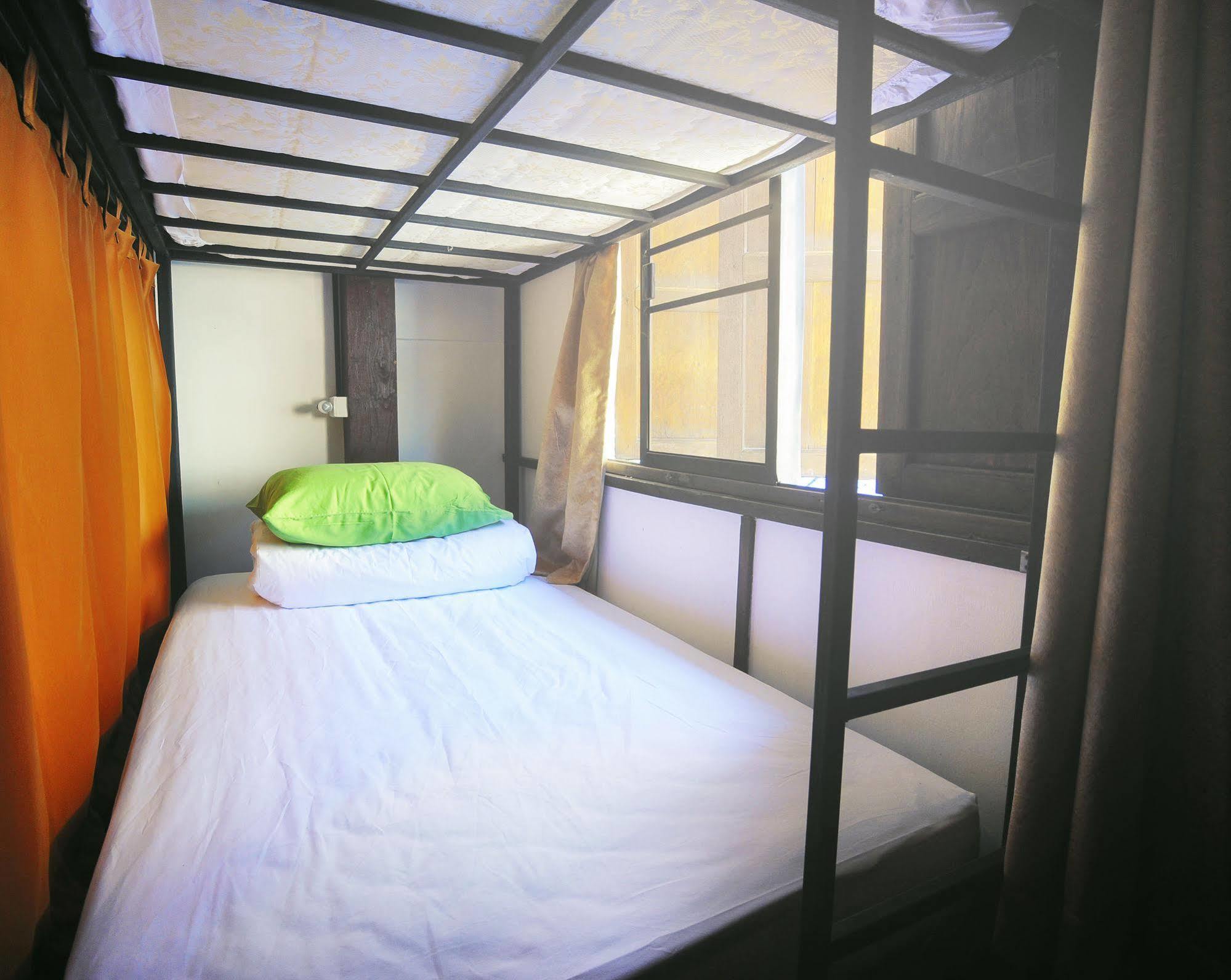 Manon Hostel Csiangmaj Kültér fotó