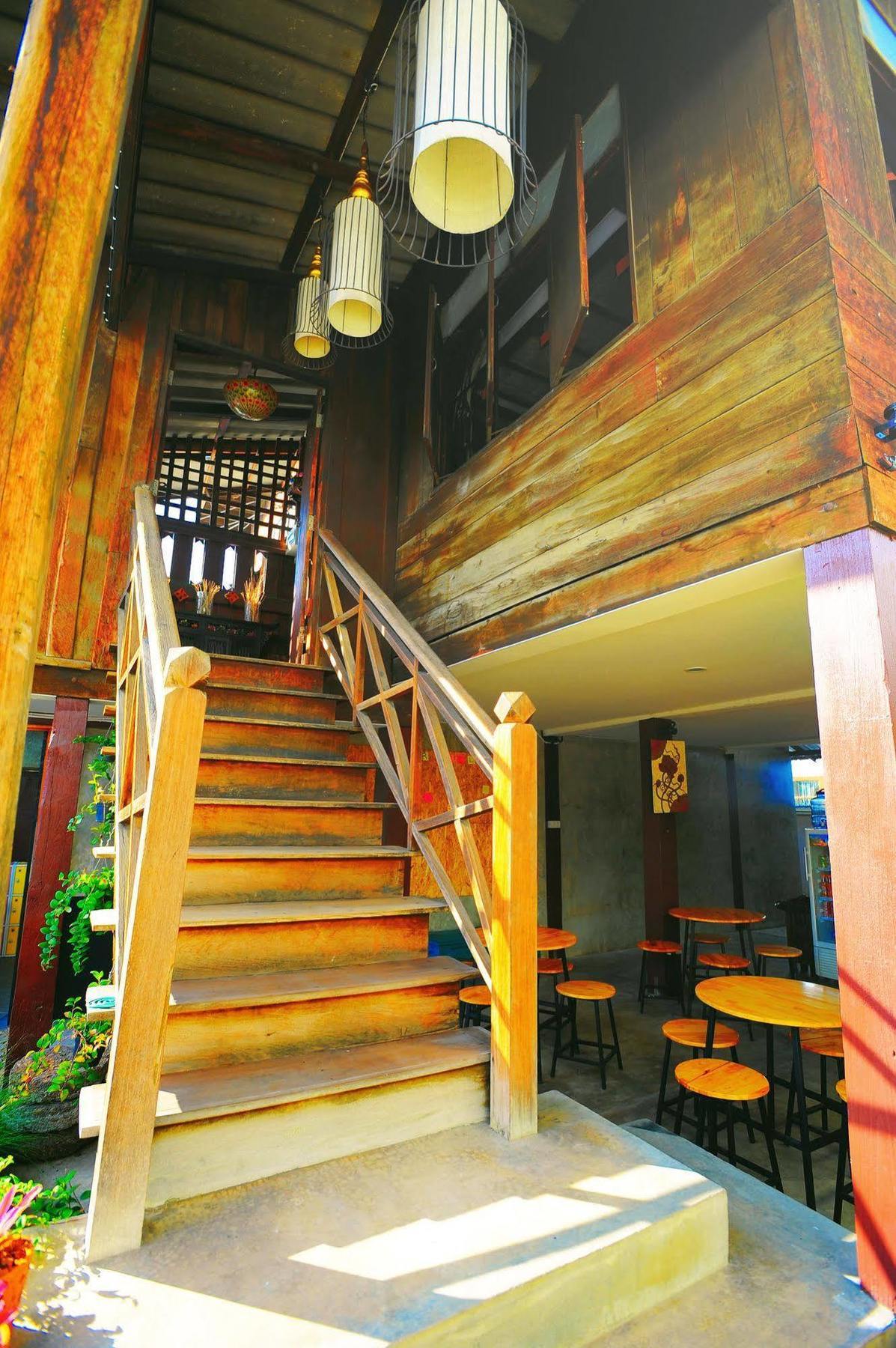 Manon Hostel Csiangmaj Kültér fotó